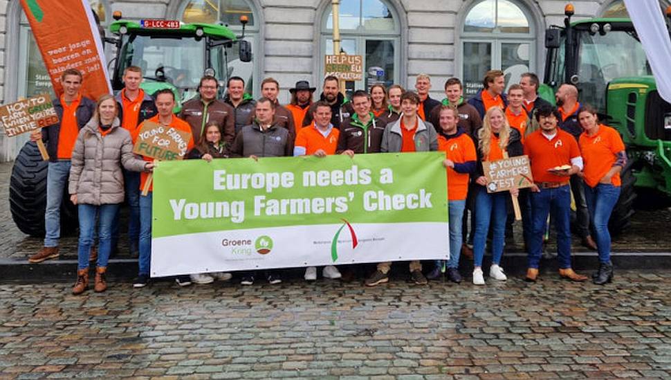 Fiatal gazdák tüntettek Brüsszelben a túlzott környezetvédelmi politika ellen