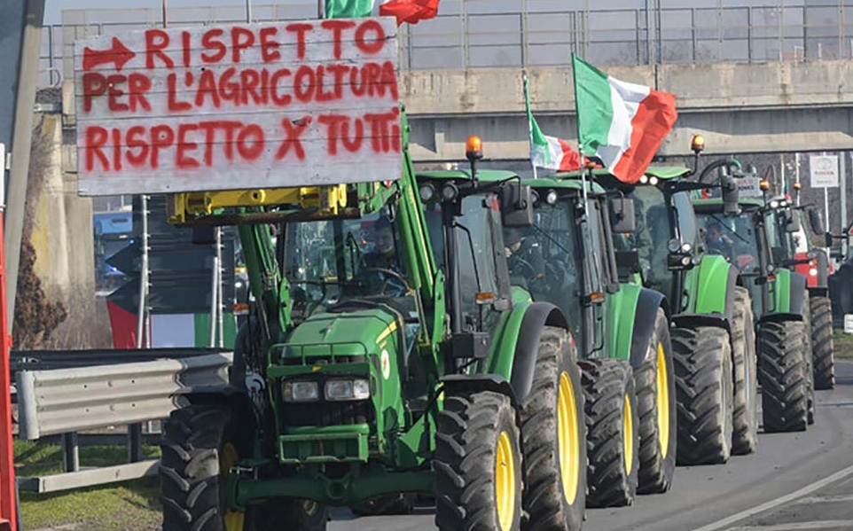 Olaszország: tárgyal a kormány a gazdatüntetőkkel